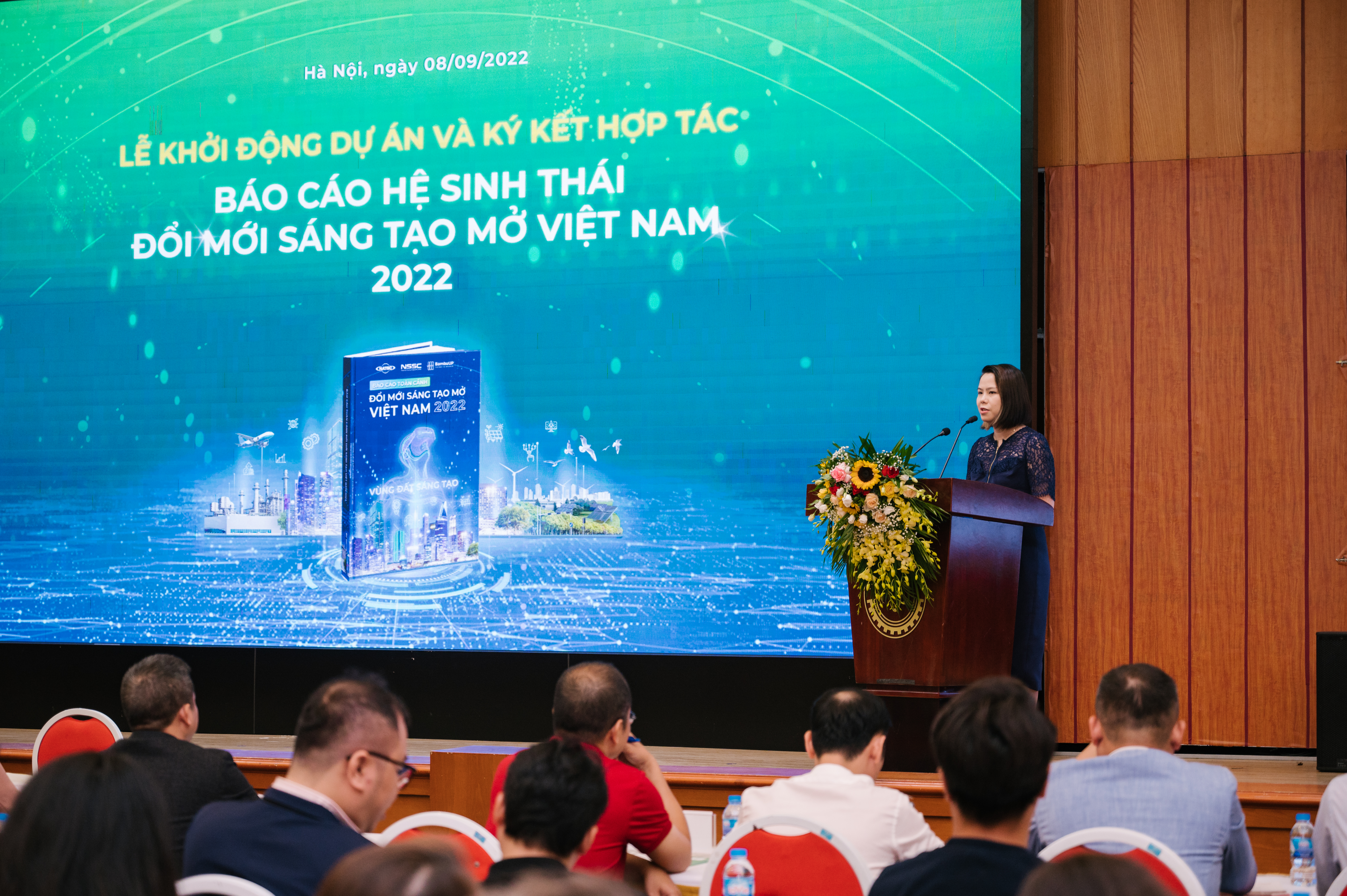 bà Lê Hoàng Uyên Vy, Giám đốc điều hành Quỹ Do Venture chia sẻ tại buổi Lễ khởi động