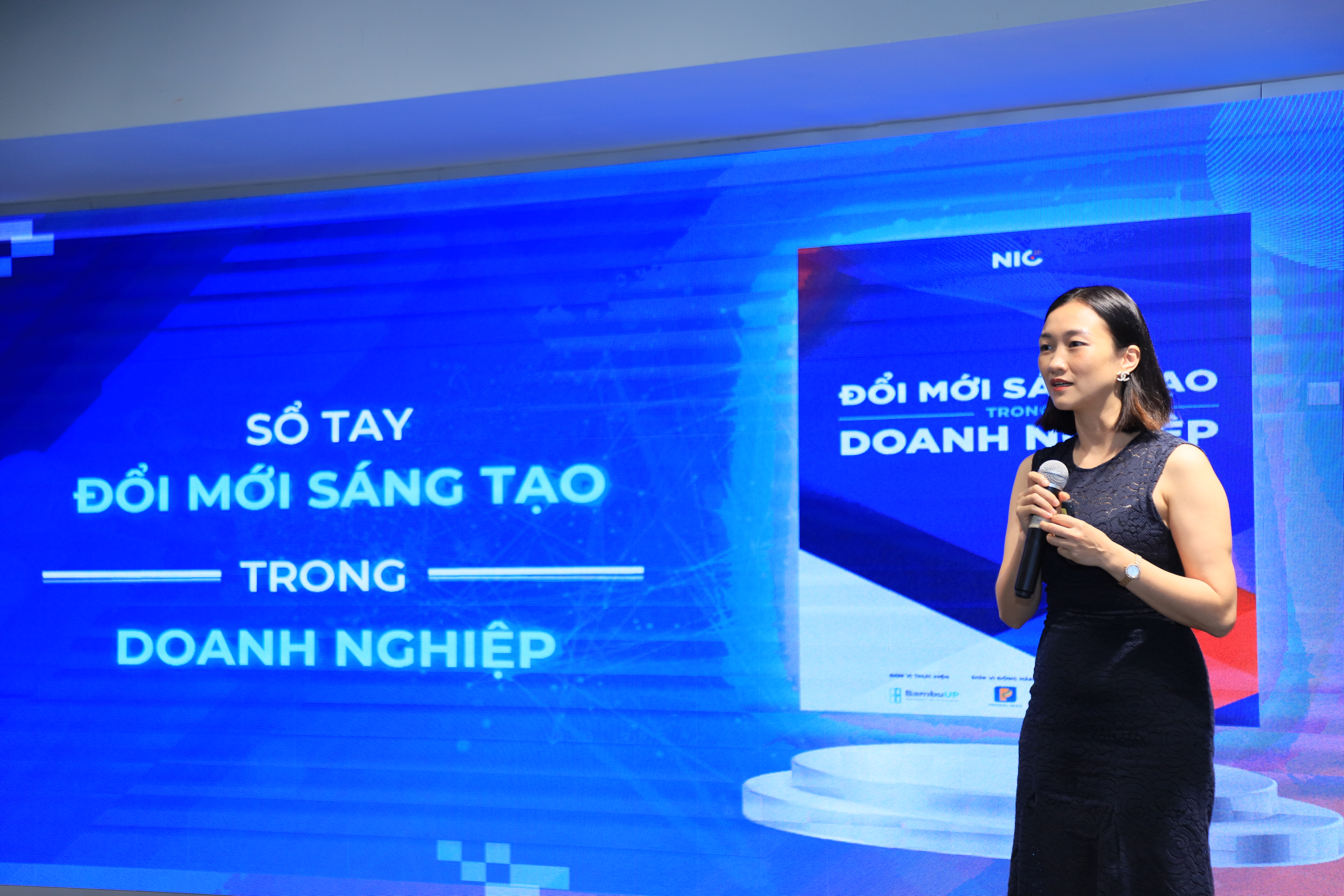 Bà Phạm Thị Thu Hằng phát biểu tại Lễ công bố Sổ tay Đổi mới sáng tạo